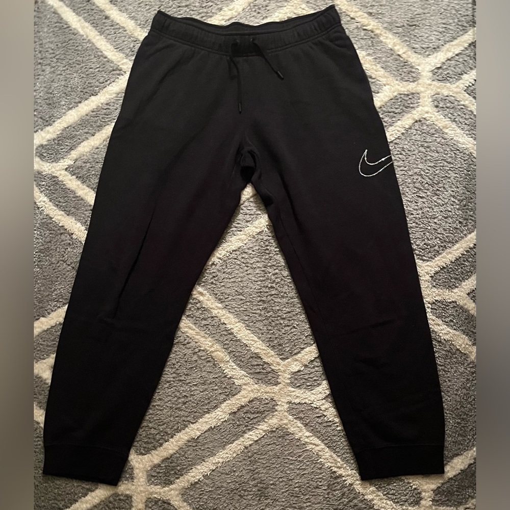 Medium black Nike women’s sweatpants
